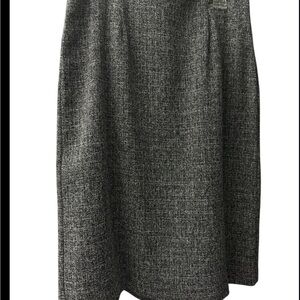 Hillard and Hanson Gray Skirt size 4